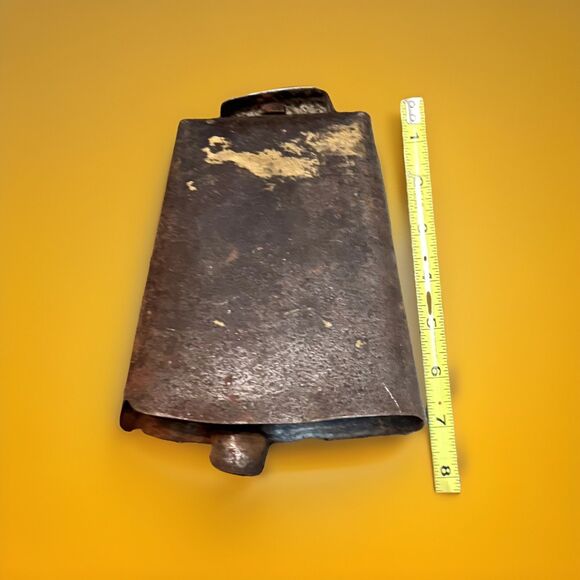 Forged Iron Cow Bell Patina Loud Heavy Collectible Farm Ranch Cottage Decor Vtg - Picture 8 of 9
